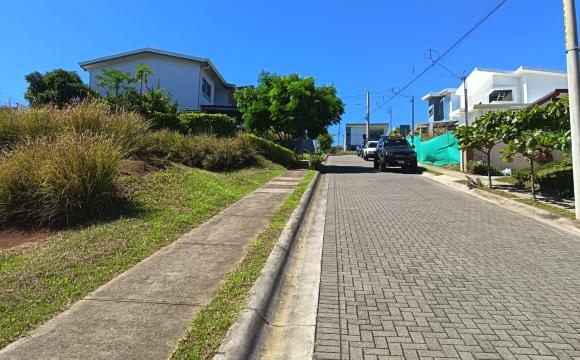 Lote, Alajuela, Grecia